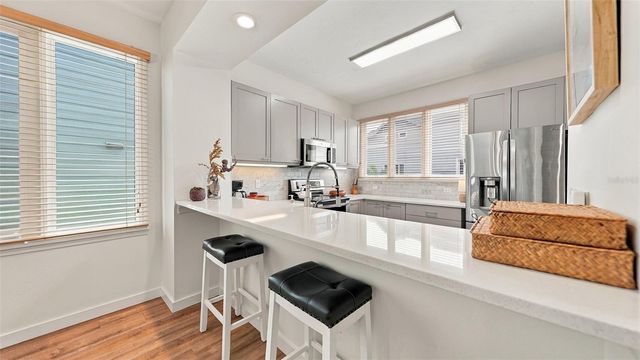 539 FOREST WAY 539, Longboat Key, FL 34228