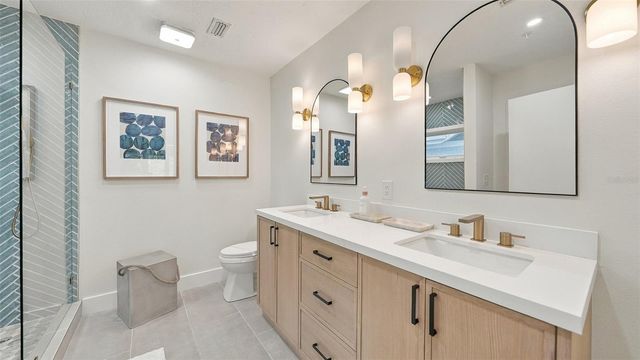539 FOREST WAY 539, Longboat Key, FL 34228