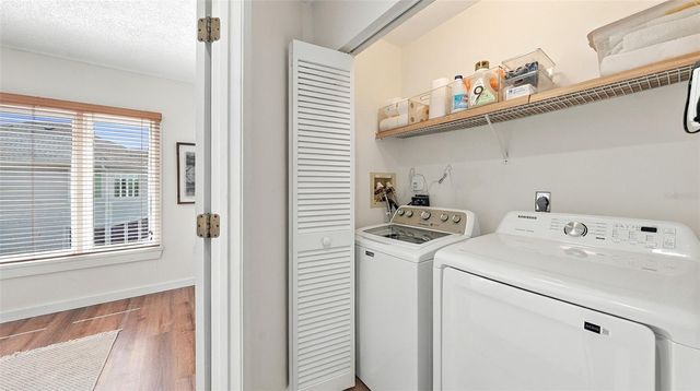 539 FOREST WAY 539, Longboat Key, FL 34228