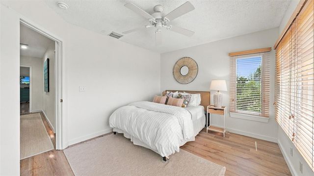 539 FOREST WAY 539, Longboat Key, FL 34228