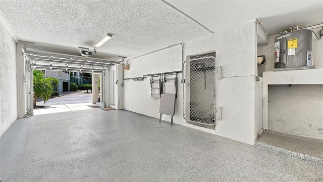 539 FOREST WAY 539, Longboat Key, FL 34228