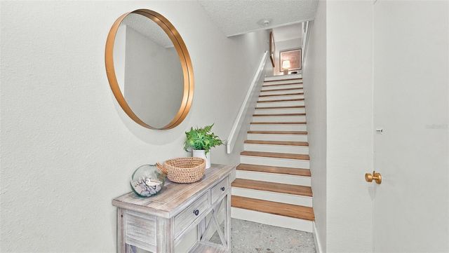 539 FOREST WAY 539, Longboat Key, FL 34228