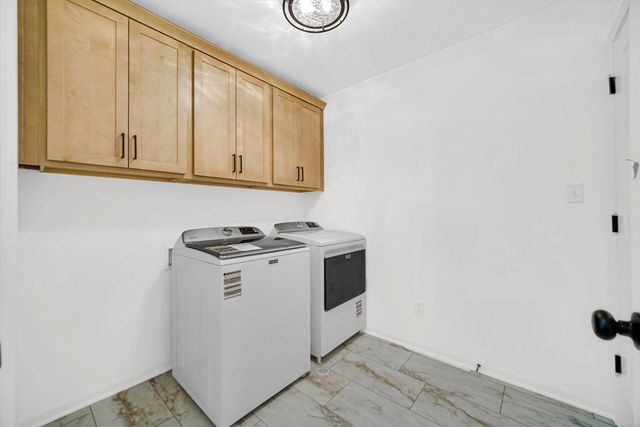 2152 Redwood Lane, Chesterton, IN 46304