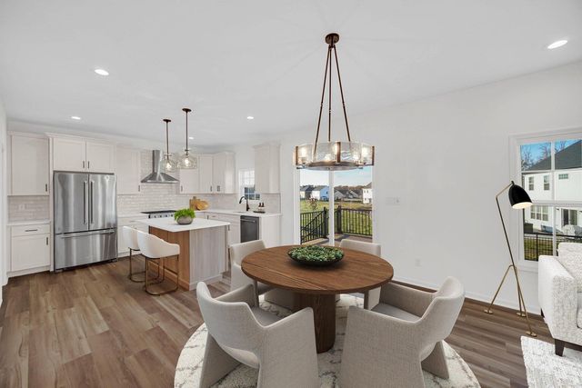 2152 Redwood Lane, Chesterton, IN 46304