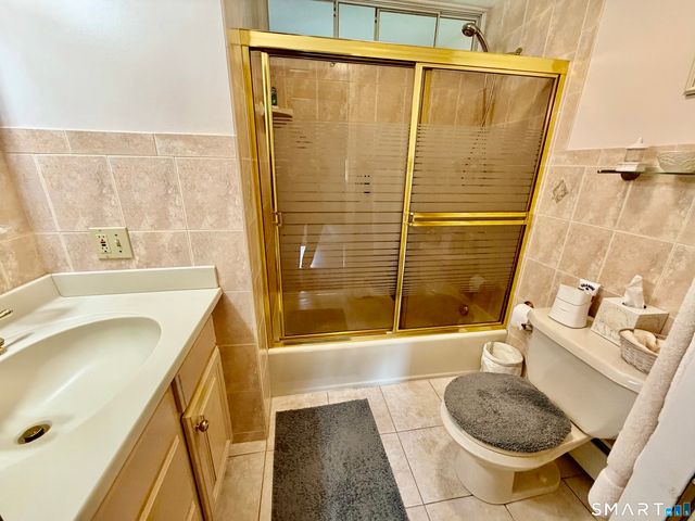 45 Westbrook Drive, Waterbury, CT 06705