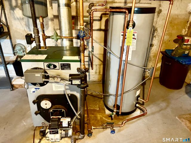 45 Westbrook Drive, Waterbury, CT 06705