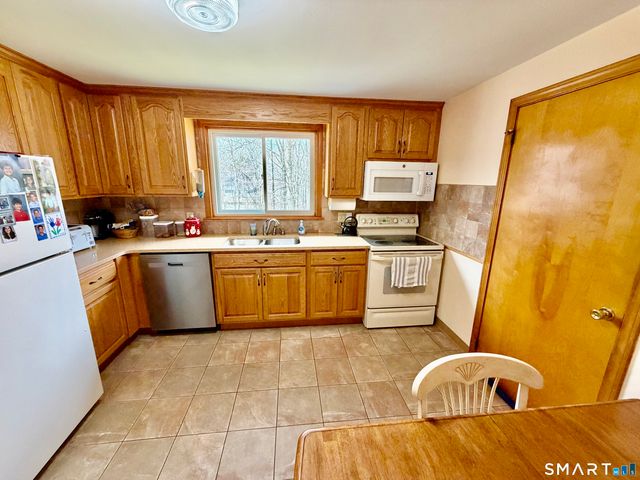 45 Westbrook Drive, Waterbury, CT 06705