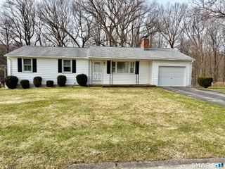 45 Westbrook Drive, Waterbury, CT 06705