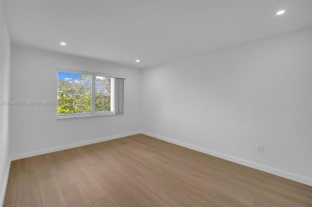 8101 Camino Real c402, Miami, FL 33143