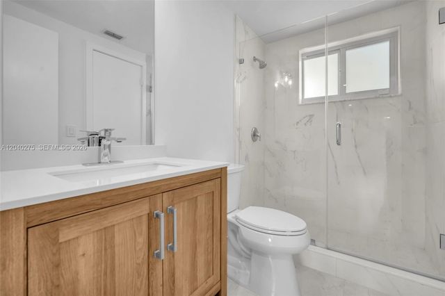 8101 Camino Real c402, Miami, FL 33143