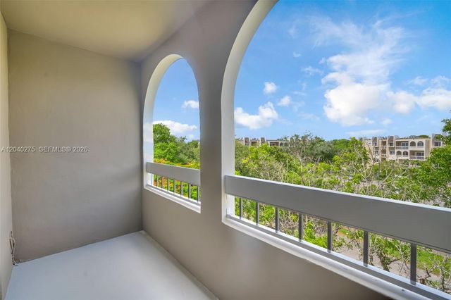 8101 Camino Real c402, Miami, FL 33143