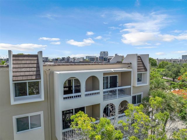 8101 Camino Real c402, Miami, FL 33143
