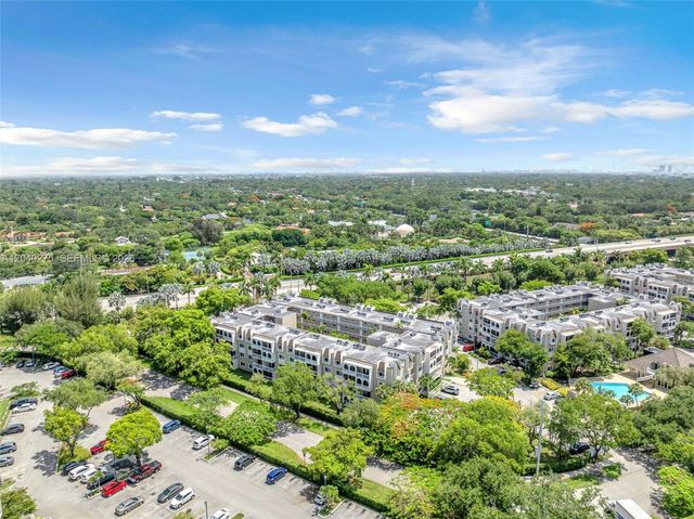 8101 Camino Real c402, Miami, FL 33143