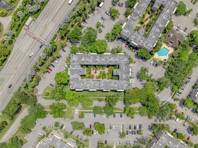 8101 Camino Real c402, Miami, FL 33143