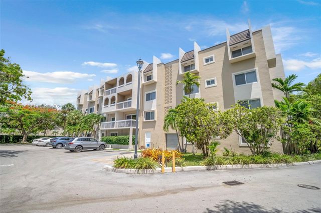 8101 Camino Real c402, Miami, FL 33143