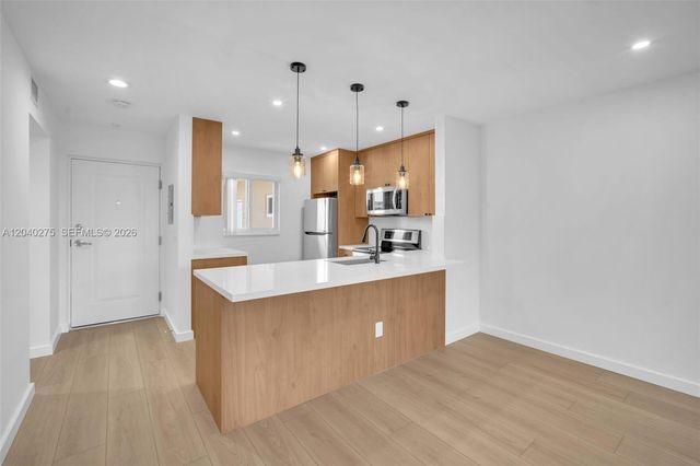8101 Camino Real c402, Miami, FL 33143