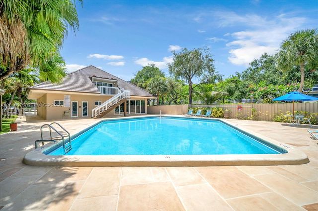 8101 Camino Real c402, Miami, FL 33143