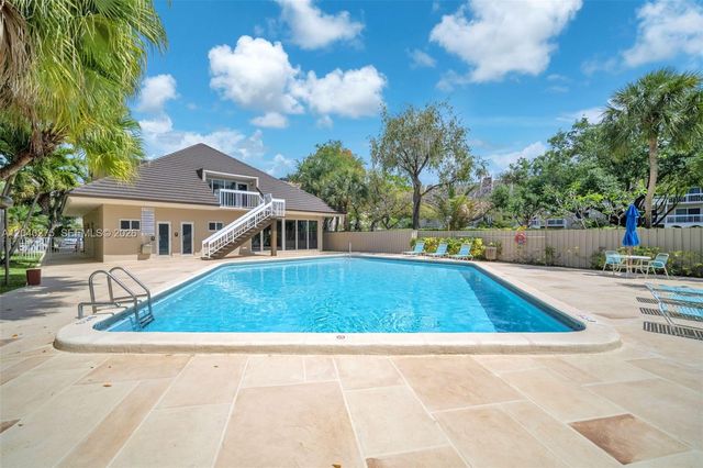 8101 Camino Real c402, Miami, FL 33143