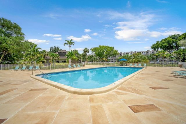 8101 Camino Real c402, Miami, FL 33143