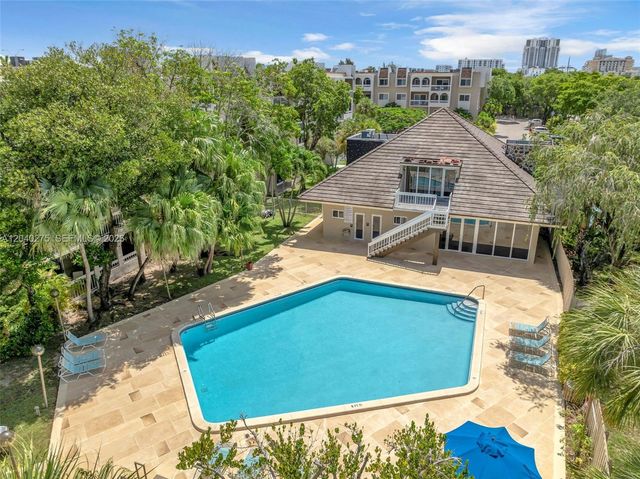 8101 Camino Real c402, Miami, FL 33143