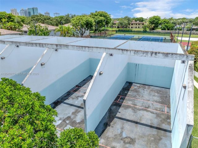 8101 Camino Real c402, Miami, FL 33143