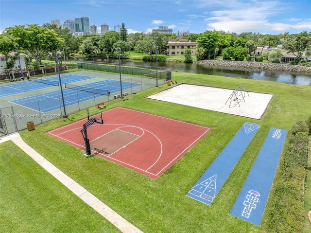 8101 Camino Real c402, Miami, FL 33143