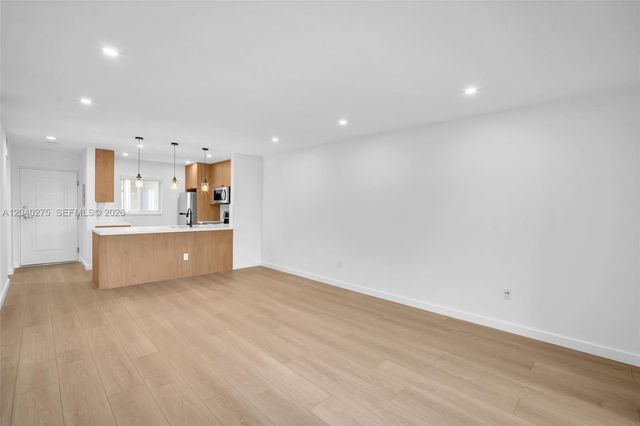 8101 Camino Real c402, Miami, FL 33143