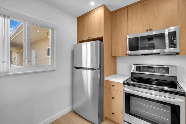 8101 Camino Real c402, Miami, FL 33143