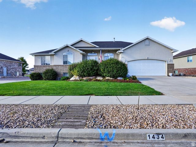 1434 W 1100 N, Farr West, UT 84404