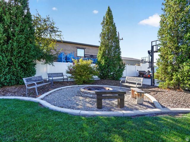 1434 W 1100 N, Farr West, UT 84404