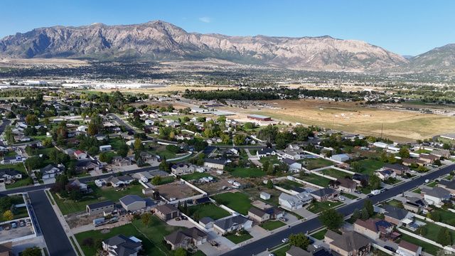 1434 W 1100 N, Farr West, UT 84404