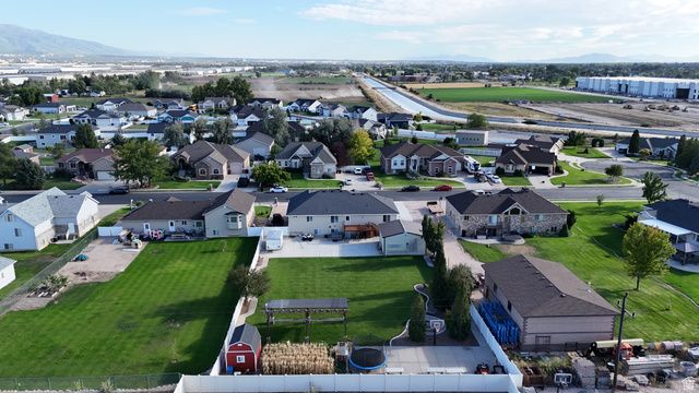 1434 W 1100 N, Farr West, UT 84404