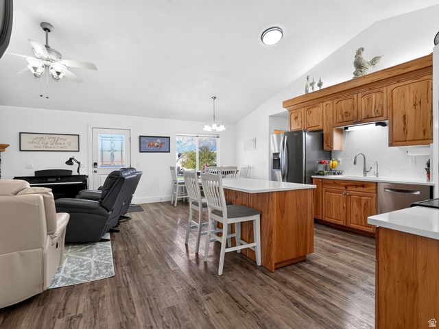 1434 W 1100 N, Farr West, UT 84404