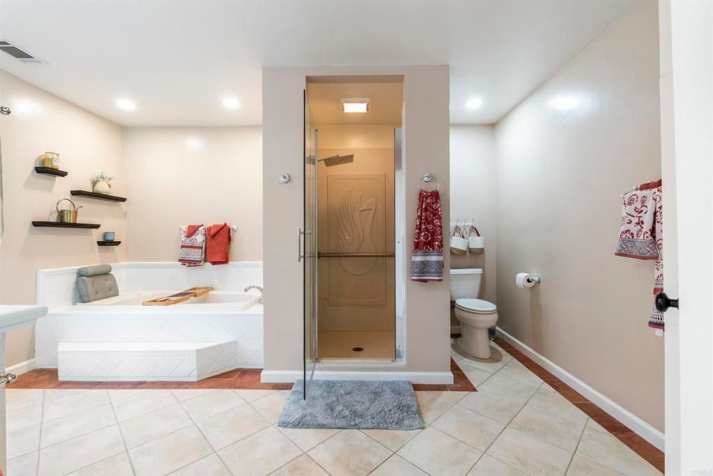 Image 22 of property listing at 3434 Los Sicomoros Lane, Fallbrook, CA 92028