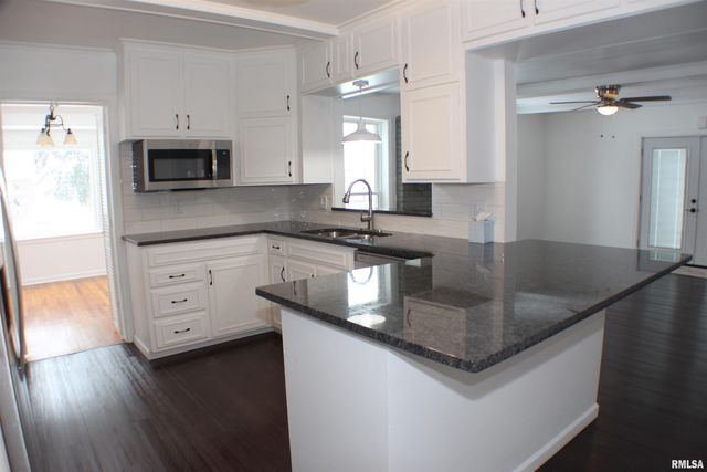 1611 COFFELT Avenue, Davenport, IL 52803