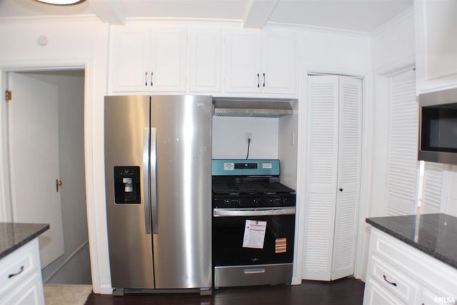 1611 COFFELT Avenue, Davenport, IL 52803