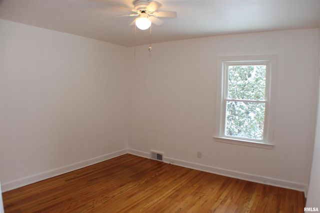 1611 COFFELT Avenue, Davenport, IL 52803