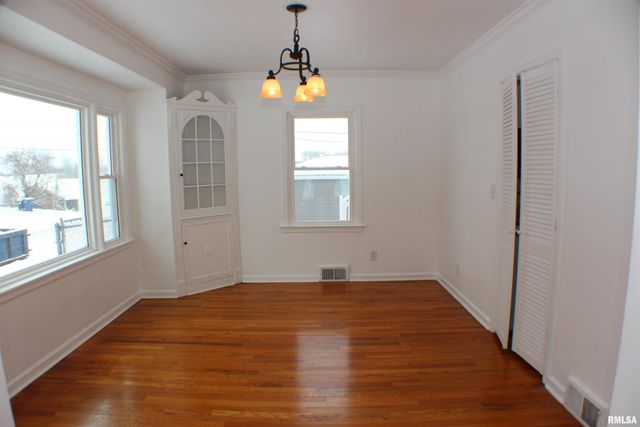 1611 COFFELT Avenue, Davenport, IL 52803