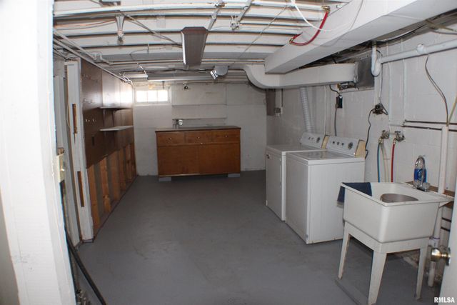 1611 COFFELT Avenue, Davenport, IL 52803