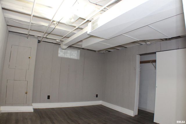 1611 COFFELT Avenue, Davenport, IL 52803