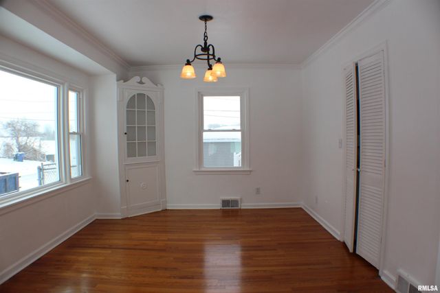 1611 COFFELT Avenue, Davenport, IL 52803