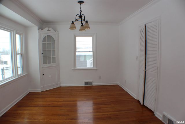 1611 COFFELT Avenue, Davenport, IL 52803