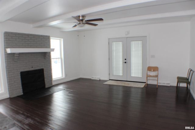 1611 COFFELT Avenue, Davenport, IL 52803