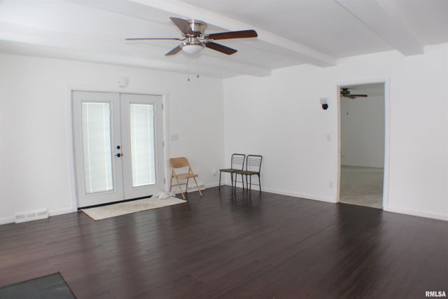 1611 COFFELT Avenue, Davenport, IL 52803