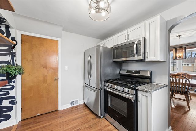 2039 Outlook Dr, Penn Hills, PA 15147