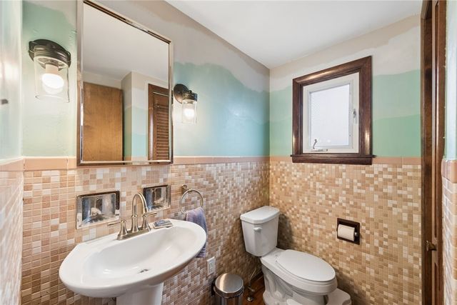 2039 Outlook Dr, Penn Hills, PA 15147