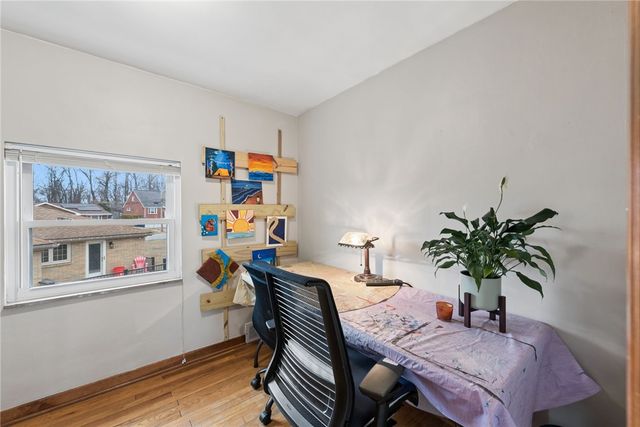 2039 Outlook Dr, Penn Hills, PA 15147