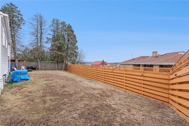 2039 Outlook Dr, Penn Hills, PA 15147