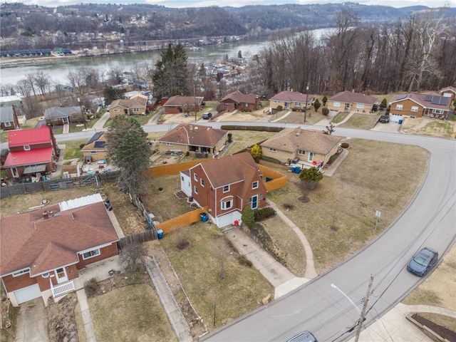 2039 Outlook Dr, Penn Hills, PA 15147