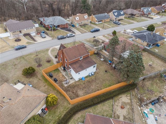 2039 Outlook Dr, Penn Hills, PA 15147